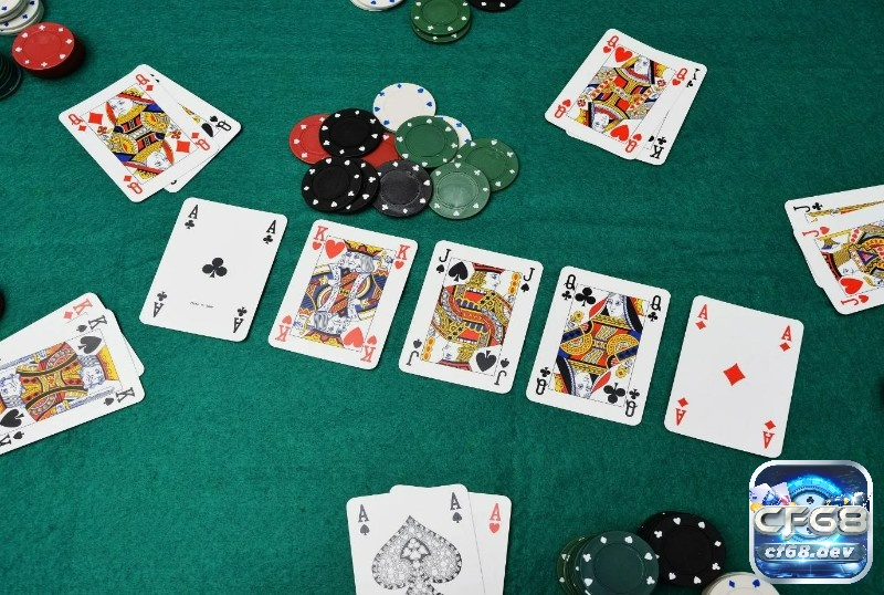 Poker là một phiên bản khác của môn bài xì tố 