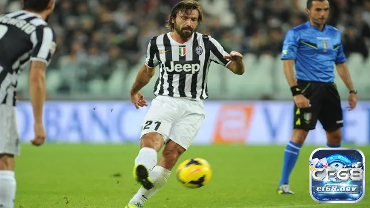 Andrea Pirlo - tiền vệ tấn công với kỹ thuật chuyền bóng chuẩn và sáng tạo của anh đã tạo ra nhiều cơ hội ghi bàn cho đội bóng